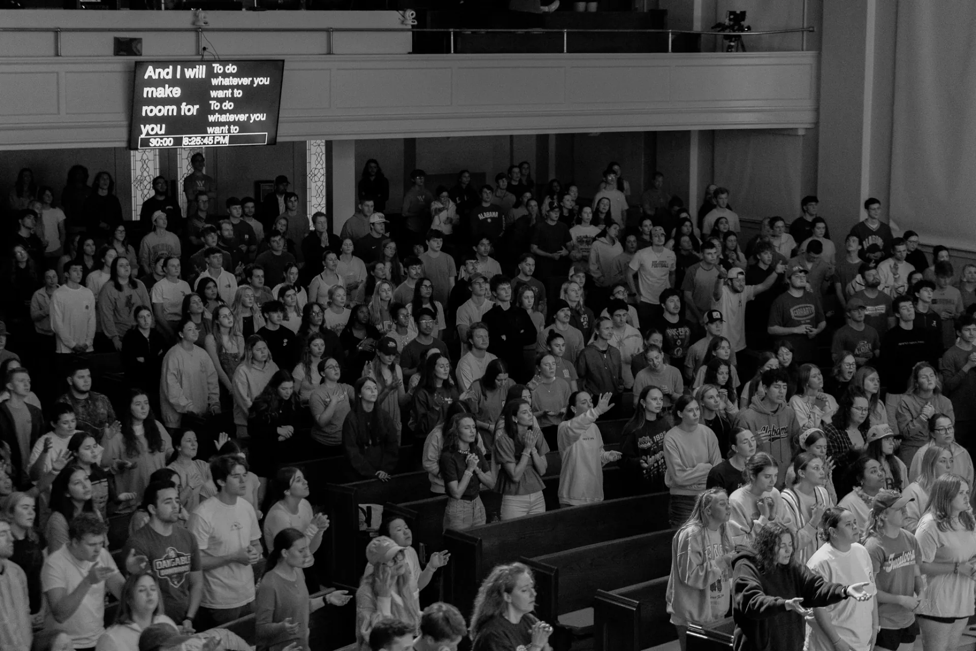 Worship gathering of Summit Collaborative churches